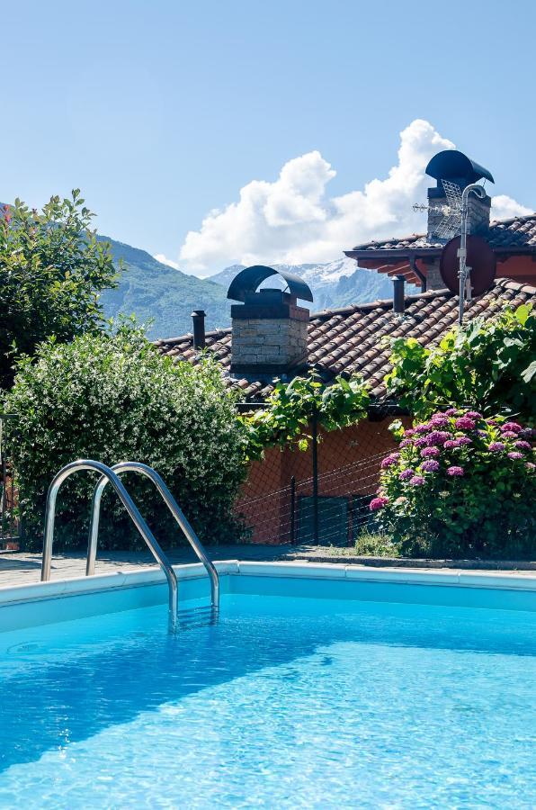 Anma Cottages The Secret Garden Pianello Del Lario Eksteriør billede